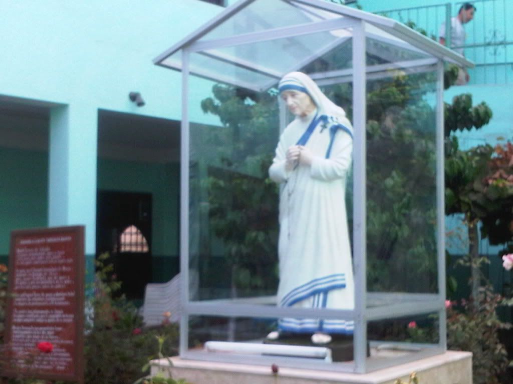 Camino del Militante Visita a Hermanas de la Caridad